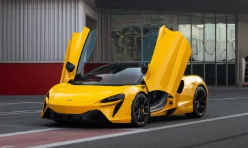 rent-mclaren-artura-dubai-1-scaled